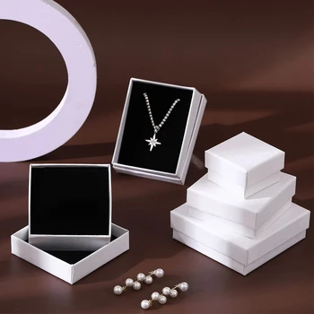 24pcs לבן תכשיטים נייר קופסת מתנה בעבודת יד מקרטון טבעת עגיל אחסון צמיד שרשרת להציג את הקופסא עם ספוג שחור התמונה
